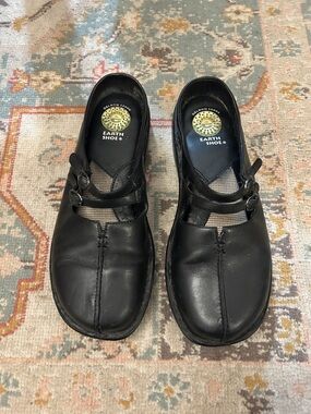 Earth Shoe Women's Black Leather Comfort Mary Jane Flats